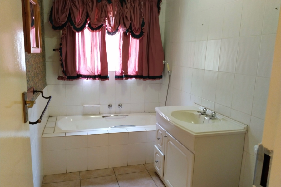 4 Bedroom Property for Sale in Hartbeespoort Rural North West